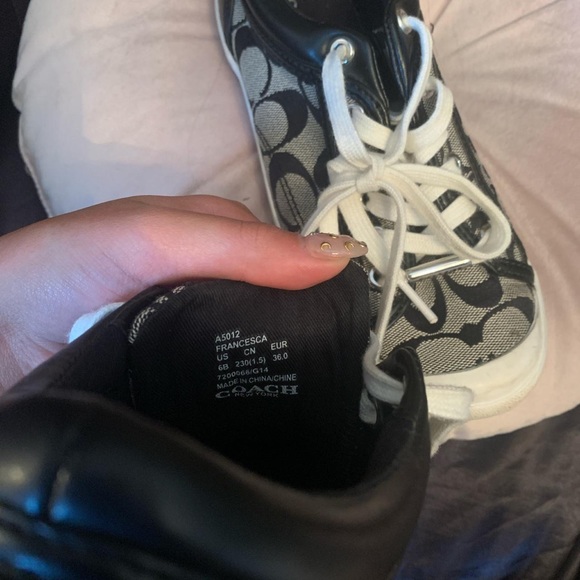 🦇 Y2K Coach Sneakers 🦇 - Picture 4 of 4